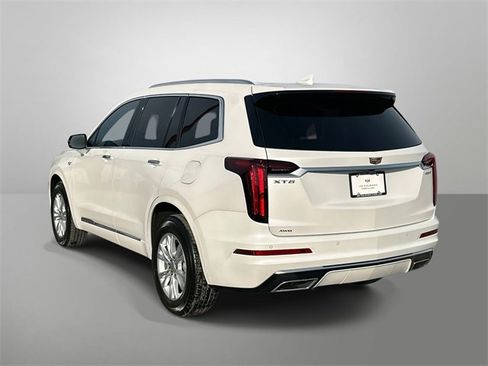 Used 2025 Cadillac XT6 Luxury image 28