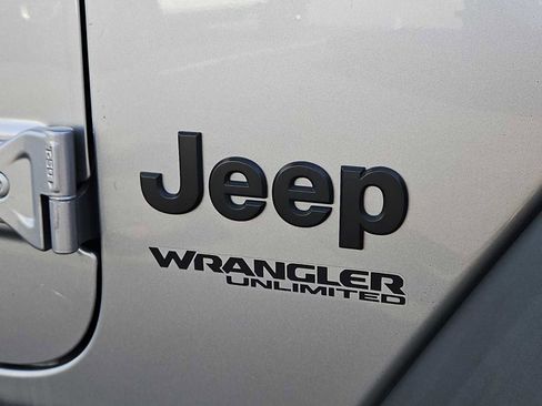 Used 2021 Jeep Wrangler Unlimited Sport image 12