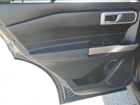 Certified 2022 Ford Explorer XLT image 15