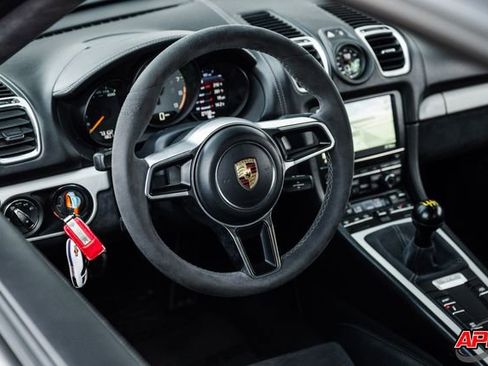 Used 2016 Porsche Cayman GT4 image 6