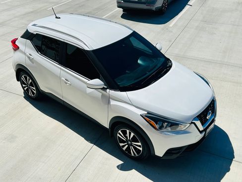 Used 2020 Nissan Kicks SV image 20