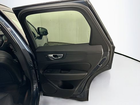 Used 2024 Volvo XC60 B5 Plus image 30