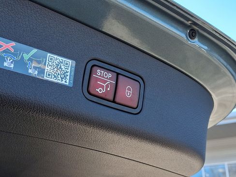 New 2026 Mercedes-Benz GLC 300 4MATIC image 23