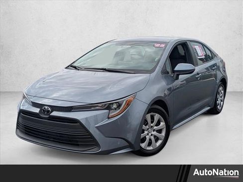 Used 2025 Toyota Corolla LE image 1