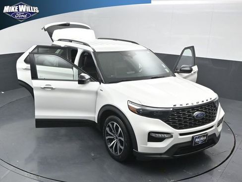 Used 2022 Ford Explorer ST-Line RWD image 25