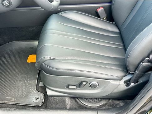 Used 2025 Genesis GV80 2.5T Advanced image 21