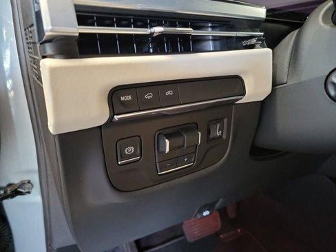 Used 2025 Cadillac Escalade Sport w/ Touring Package image 10