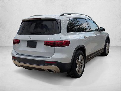 Used 2022 Mercedes-Benz GLB 250 4MATIC image 5