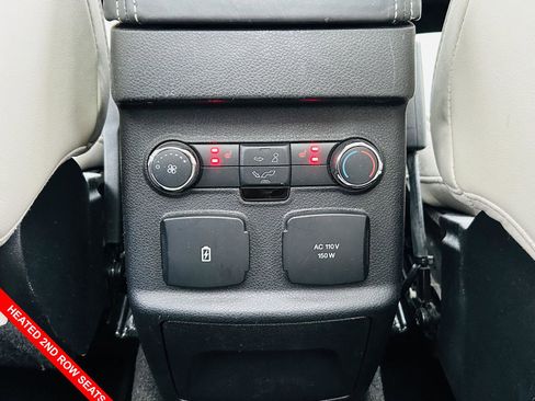 Used 2017 Ford Explorer Platinum image 9