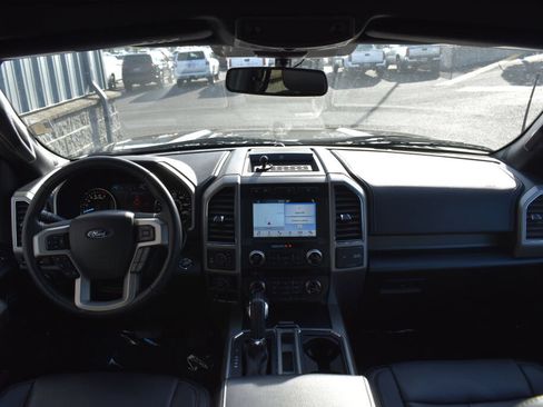 Used 2018 Ford F150 Lariat w/ Equipment Group 502A Luxury AWD/4WD image 26