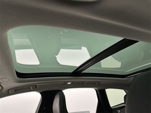 Certified 2025 Volvo XC60 B5 Plus image 21