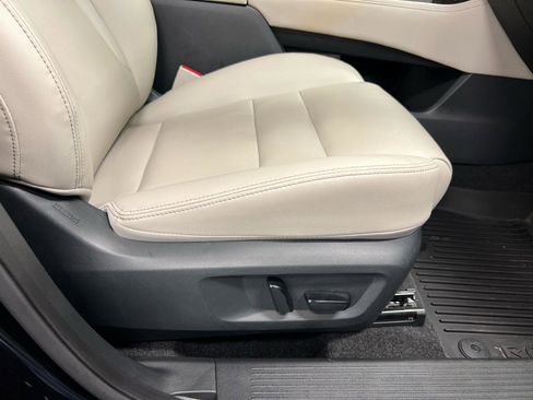 Used 2023 Nissan Rogue SL w/ SL Premium Package FWD image 15