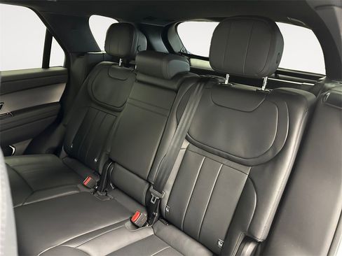 Used 2025 Land Rover Range Rover Sport Dynamic SE image 13