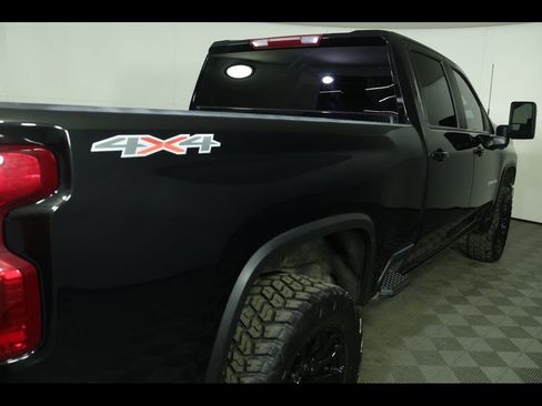 Used 2024 Chevrolet Silverado 2500 LT w/ Convenience Package image 22