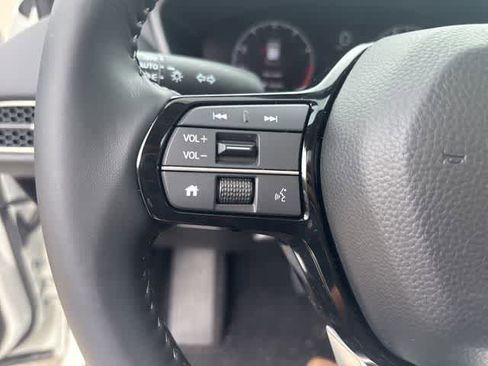 Used 2026 Honda HR-V EX-L image 11