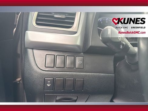 Used 2014 Toyota Highlander XLE AWD/4WD image 22