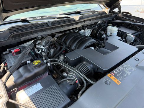 Used 2017 Chevrolet Silverado 1500 High Country AWD/4WD image 37