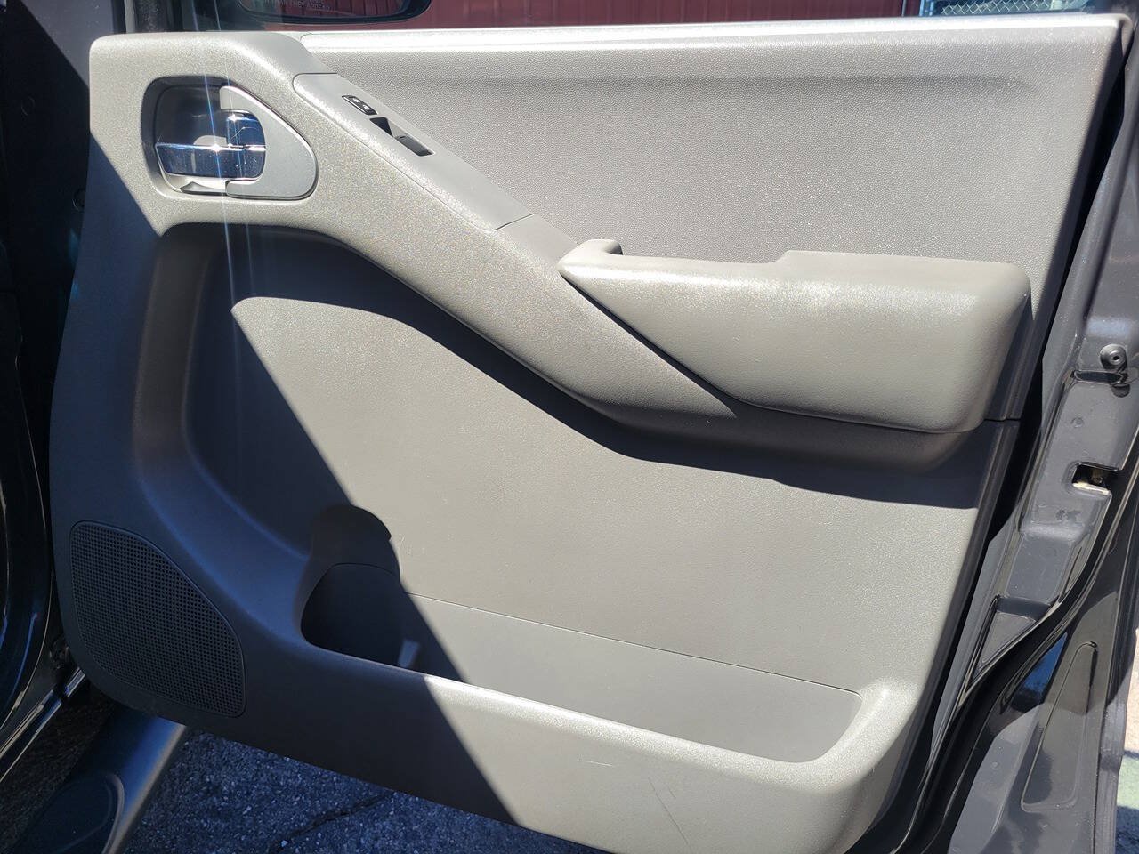 Used 2011 Nissan Frontier SV RWD image 33