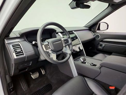 Used 2025 Land Rover Discovery Dynamic SE AWD/4WD image 20