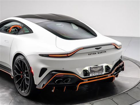 Used 2025 Aston Martin V8 Vantage Coupe image 33