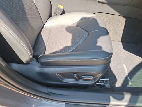 Used 2023 Toyota Camry XSE FWD image 32
