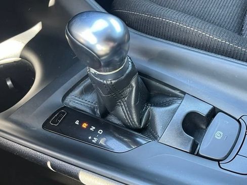 Used 2018 Toyota C-HR XLE FWD image 18