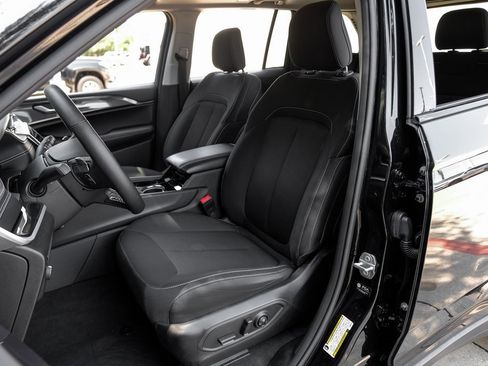 Used 2022 Jeep Grand Cherokee Laredo w/ Luxury Tech Group I image 8