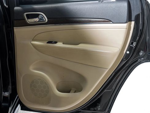 Used 2017 Jeep Grand Cherokee Limited image 45