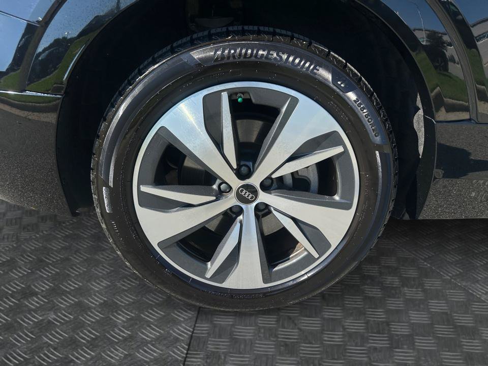 Used 2024 Audi Q8 e-tron Premium AWD/4WD image 21