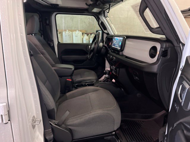 Used 2025 Jeep Gladiator Sport AWD/4WD image 34
