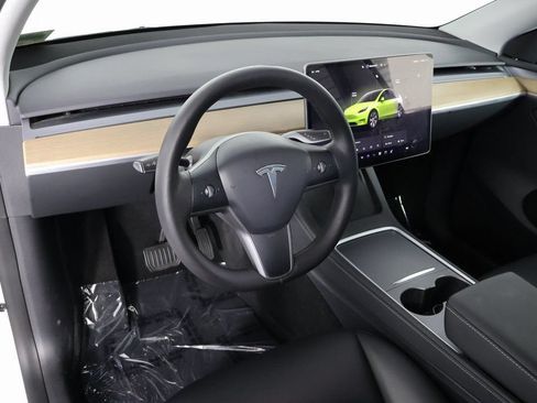Used 2023 Tesla Model Y Long Range AWD/4WD image 7