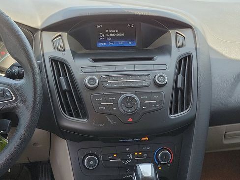Used 2016 Ford Focus SE FWD image 10