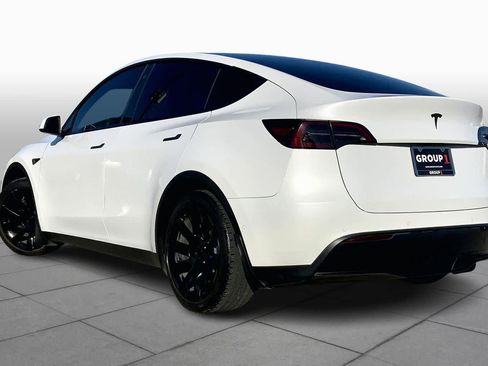 Used 2022 Tesla Model Y Long Range image 10