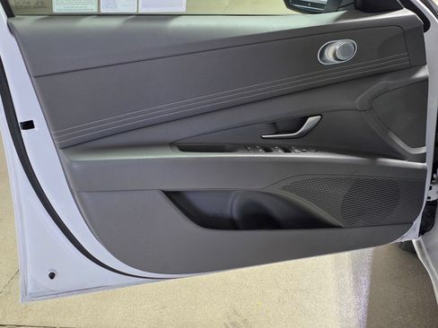 Certified 2025 Hyundai Elantra Sport FWD image 16