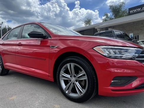 Used 2019 Volkswagen Jetta R-Line w/ R-Line Cold Weather Package image 3