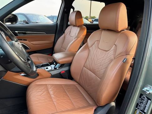 Used 2025 Kia Telluride AWD image 14