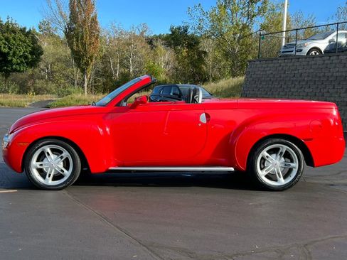 Used 2004 Chevrolet SSR w/ Preferred Equipment Group image 34