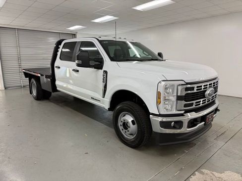 New 2026 Ford F350 XL w/ XL Chrome Package image 3