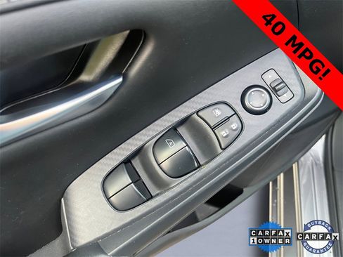 Used 2024 Nissan Sentra SV image 9