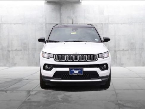Used 2025 Jeep Compass Limited AWD/4WD image 3