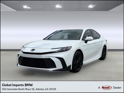 Used 2025 Toyota Camry SE w/ Multimedia Upgrade Package