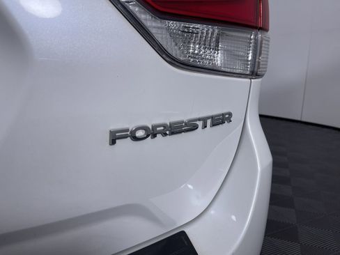 Used 2021 Subaru Forester Premium image 13