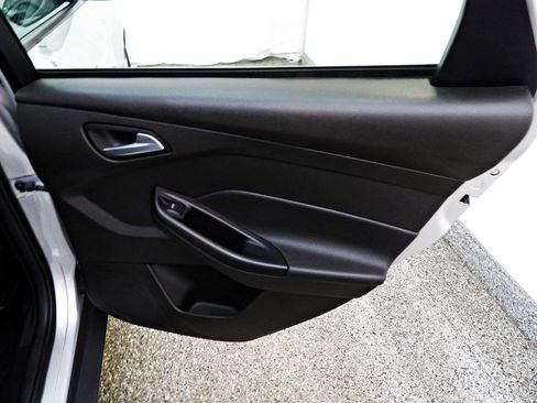 Used 2016 Ford Focus SE FWD image 12