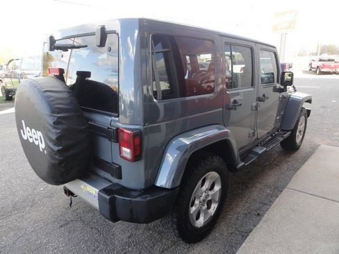 Used 2014 Jeep Wrangler Unlimited Sahara w/ Connectivity Group image 8