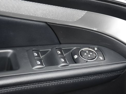 Used 2017 Ford Explorer XLT w/ Equipment Group 202A FWD image 10