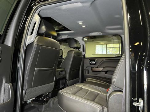 Used 2017 GMC Sierra 2500 Denali w/ Duramax Plus Package AWD/4WD image 20