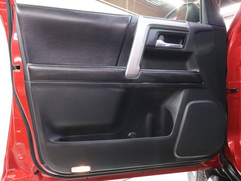 Used 2016 Toyota 4Runner SR5 image 23