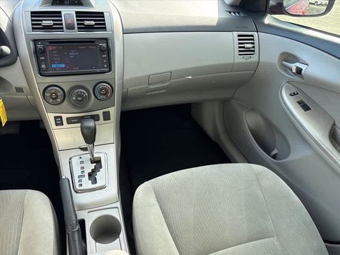 Used 2013 Toyota Corolla LE image 5