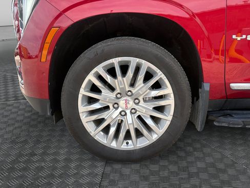 Used 2025 GMC Yukon Elevation AWD/4WD image 14