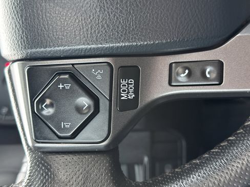 Used 2019 Toyota Tacoma TRD Off-Road image 40